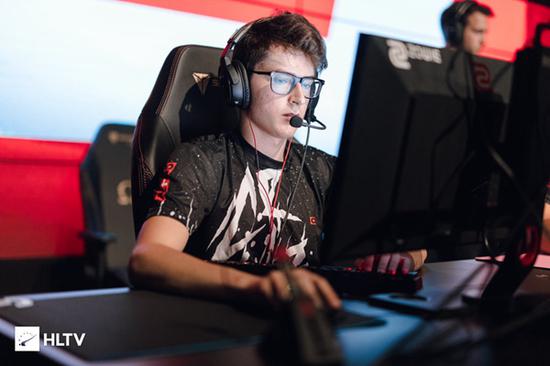 ROG绝神27二代电竞显示器全新上市，双模电竞体验升级